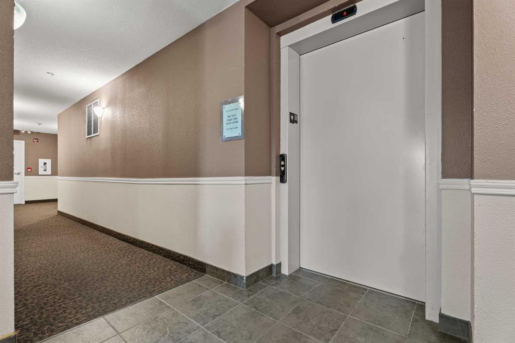 Picture for 401, 174 N Railway Street 
