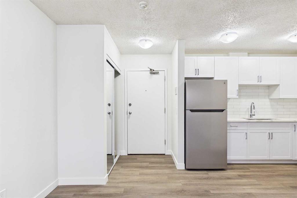 Picture for 111, 1712 38 Street SE