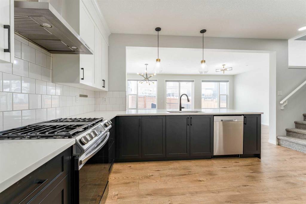 Picture for 13 Calhoun Crescent NE