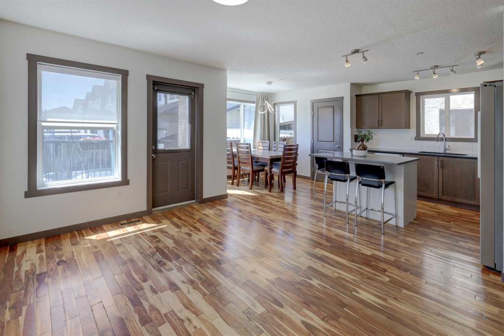 Picture for 5 Covecreek Mews NE