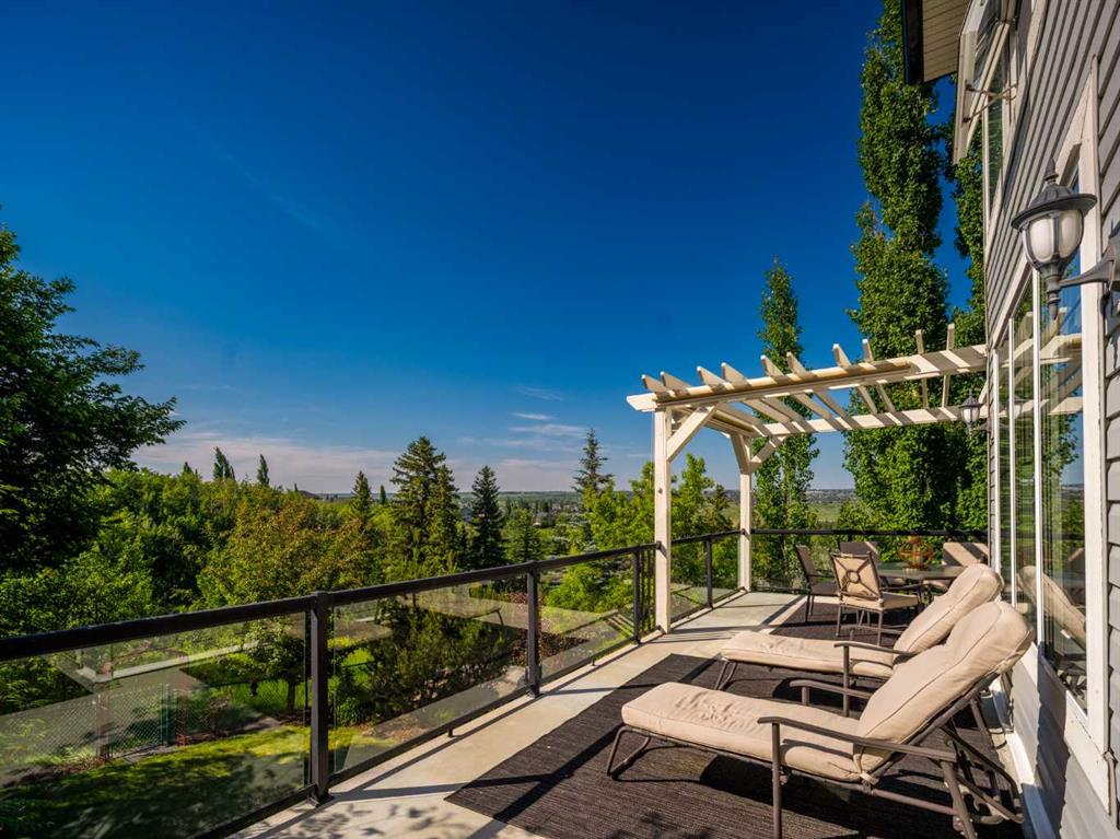 Picture for 124 Valley Creek Crescent NW