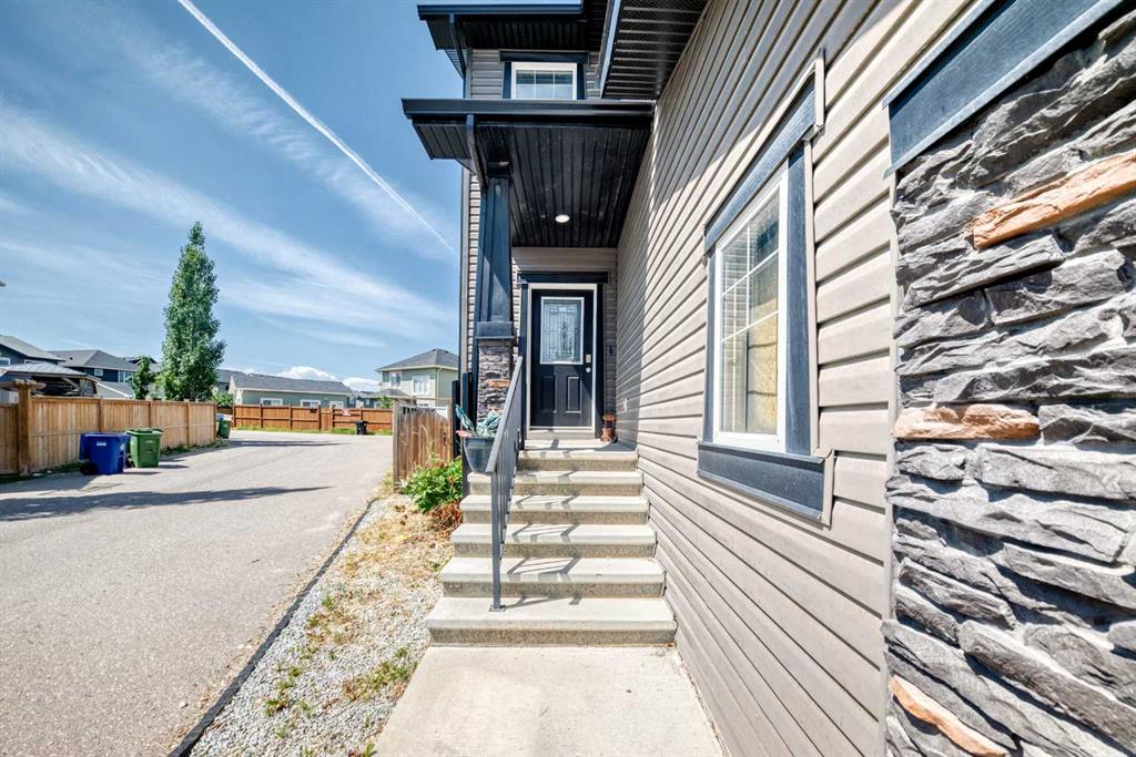 Picture for 325 Evanspark Gardens NW