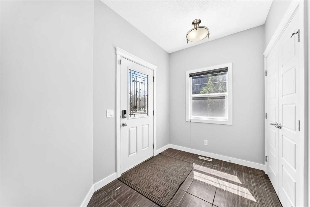 Picture for 325 Evanspark Gardens NW