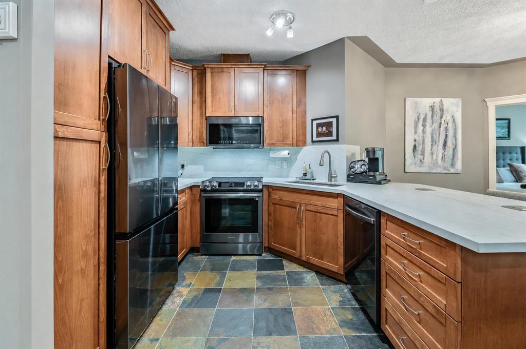 Picture for 233, 20 Discovery Ridge Close SW