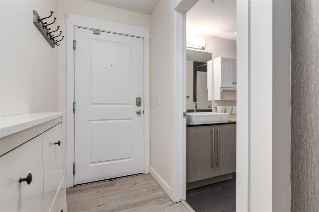 Picture for 2108, 11 Mahogany Row SE