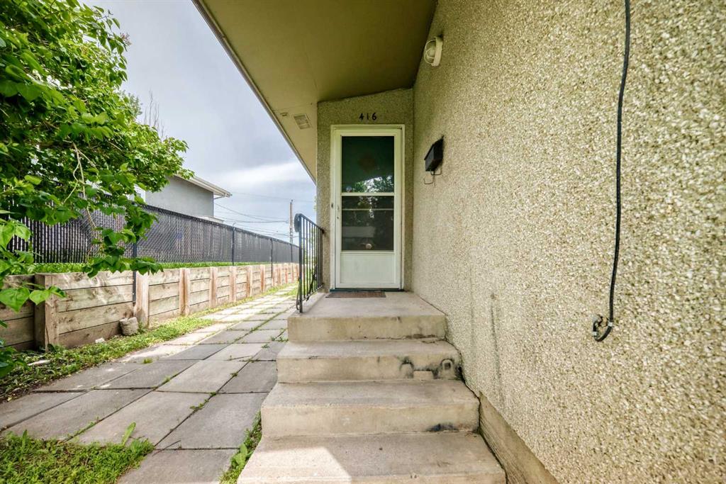Picture for 416 &amp; 418 33 Avenue NE