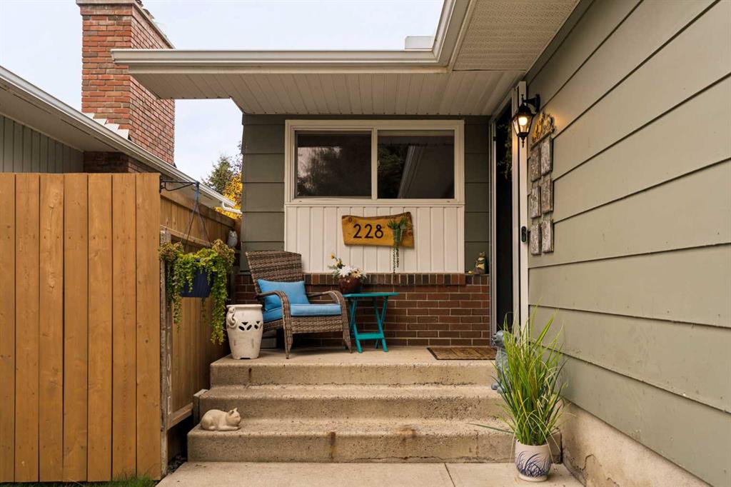 Picture for 228 Midridge Crescent SE