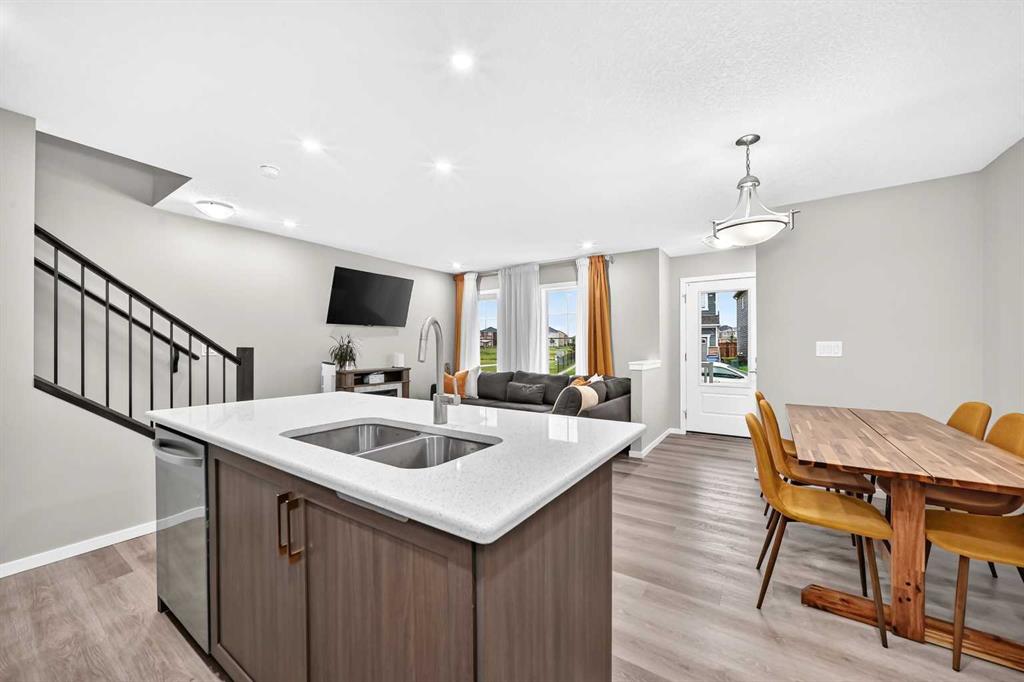 Picture for 122 Yorkville Road SW
