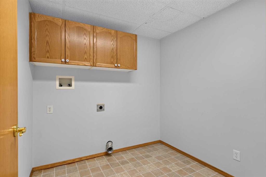 Picture for 325, 728 Country Hills Road NW
