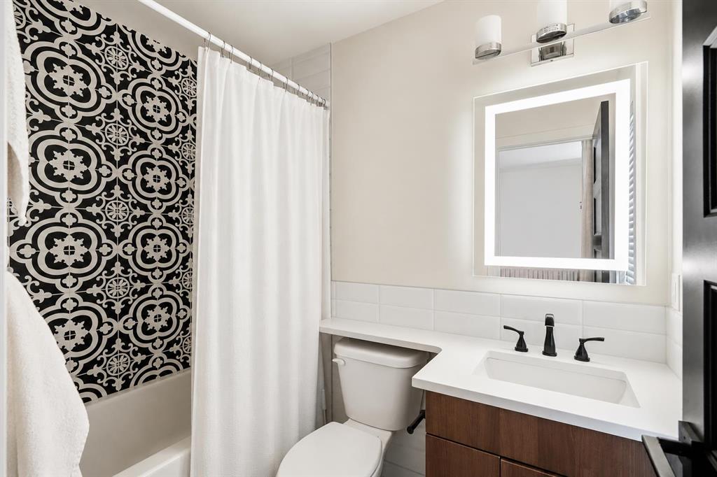 Picture for 1801, 32 Horseshoe Crescent 