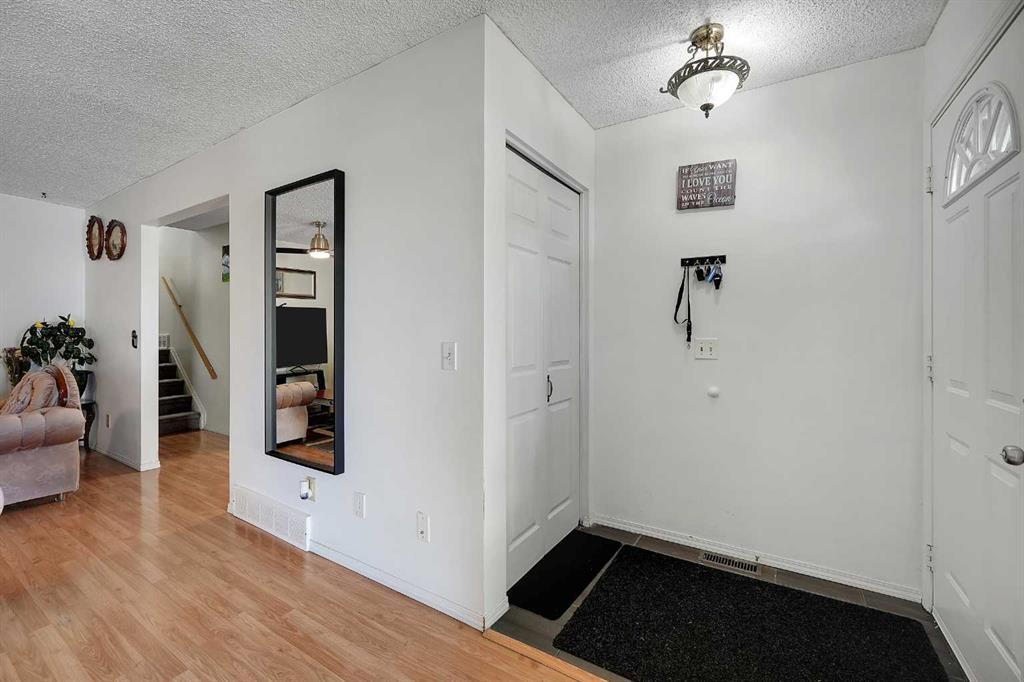 Picture for 6507 Rundlehorn Drive NE