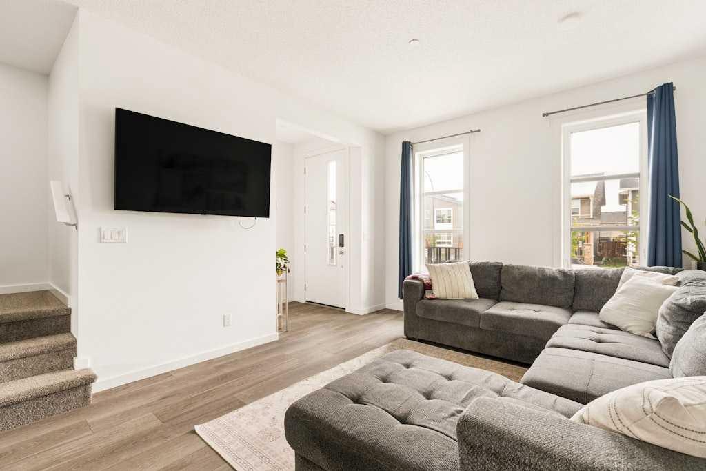 Picture for 39 Howse Rise NE