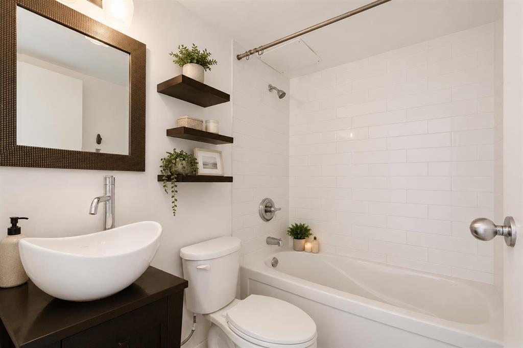 Picture for 14, 1717 Westmount Road NW