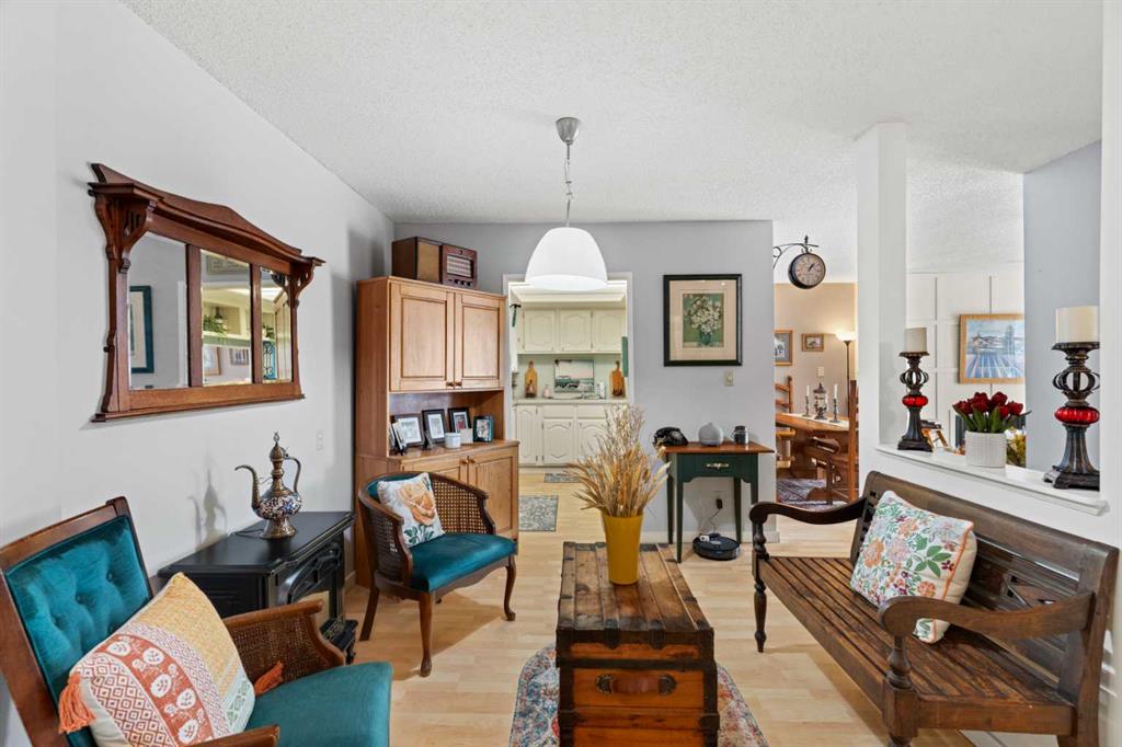 Picture for 201, 3719C 49 Street NW