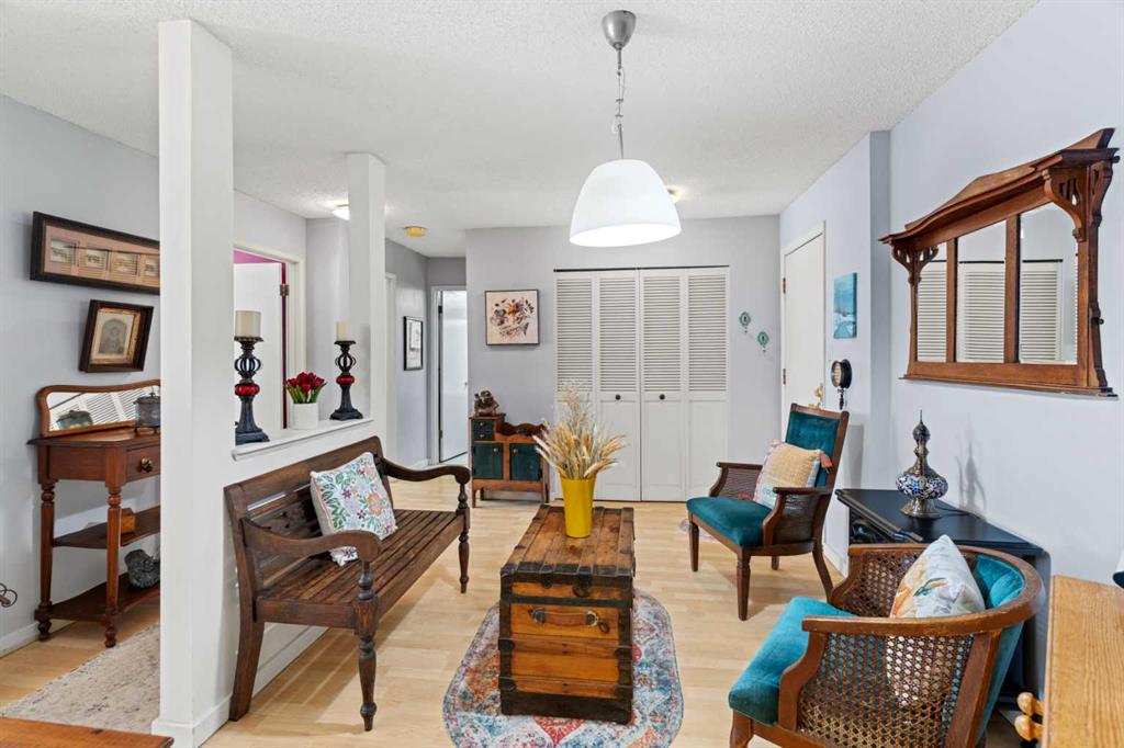 Picture for 201, 3719C 49 Street NW