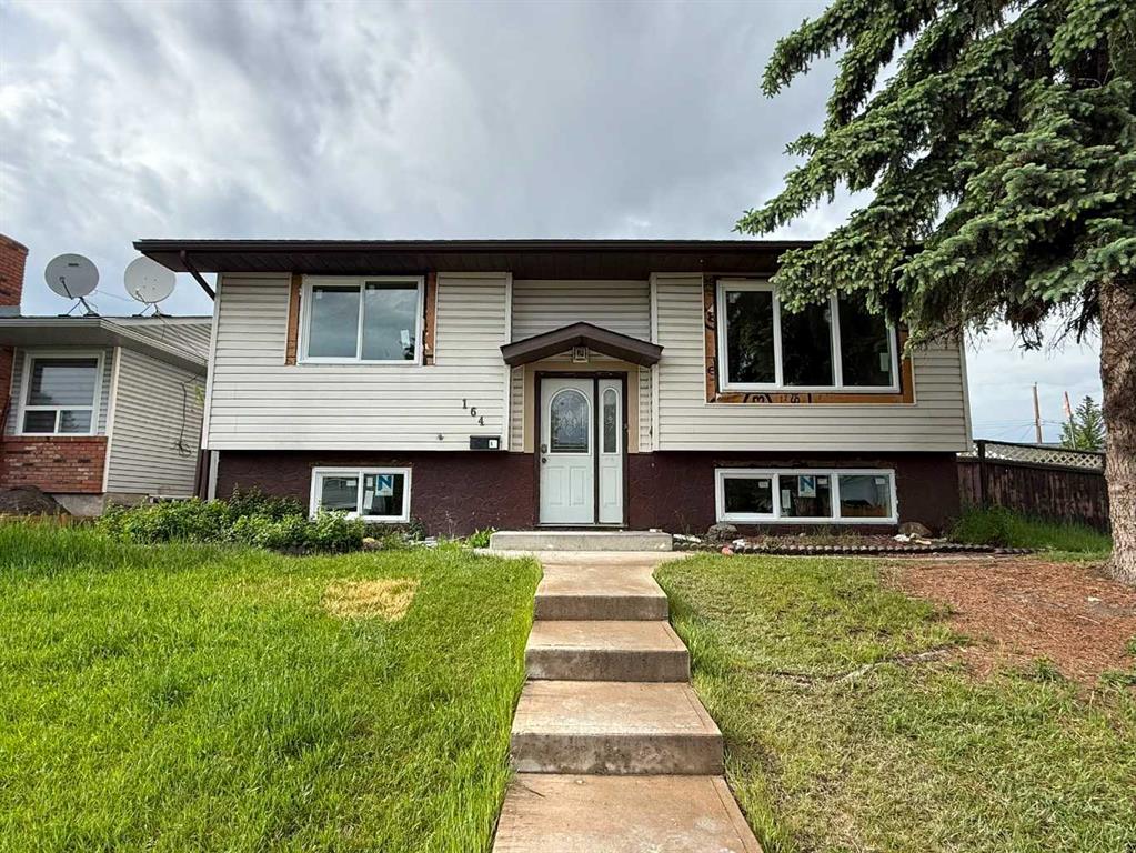 Picture for 164 Manora Crescent NE