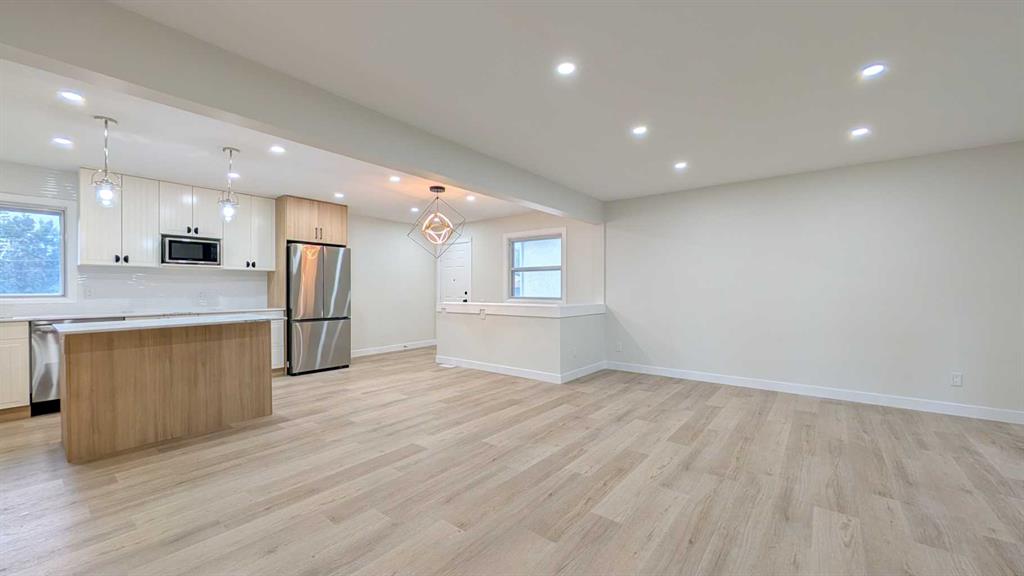 Picture for 44 Fairview Crescent SE