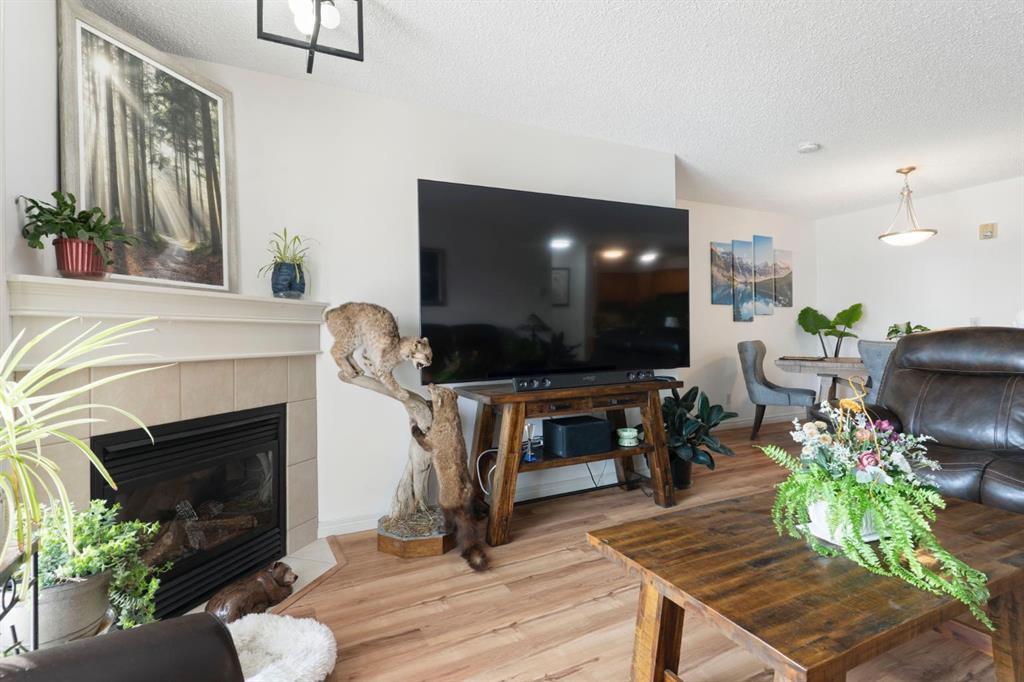 Picture for 301, 128 Centre Avenue 