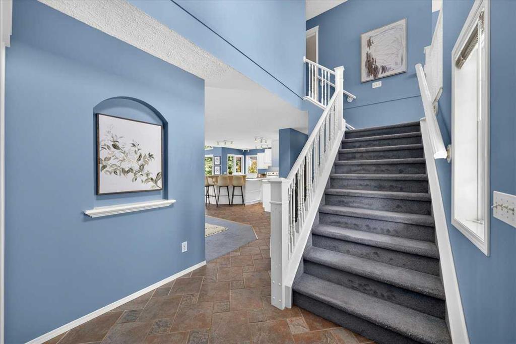 Picture for 232 Douglas Glen Close SE