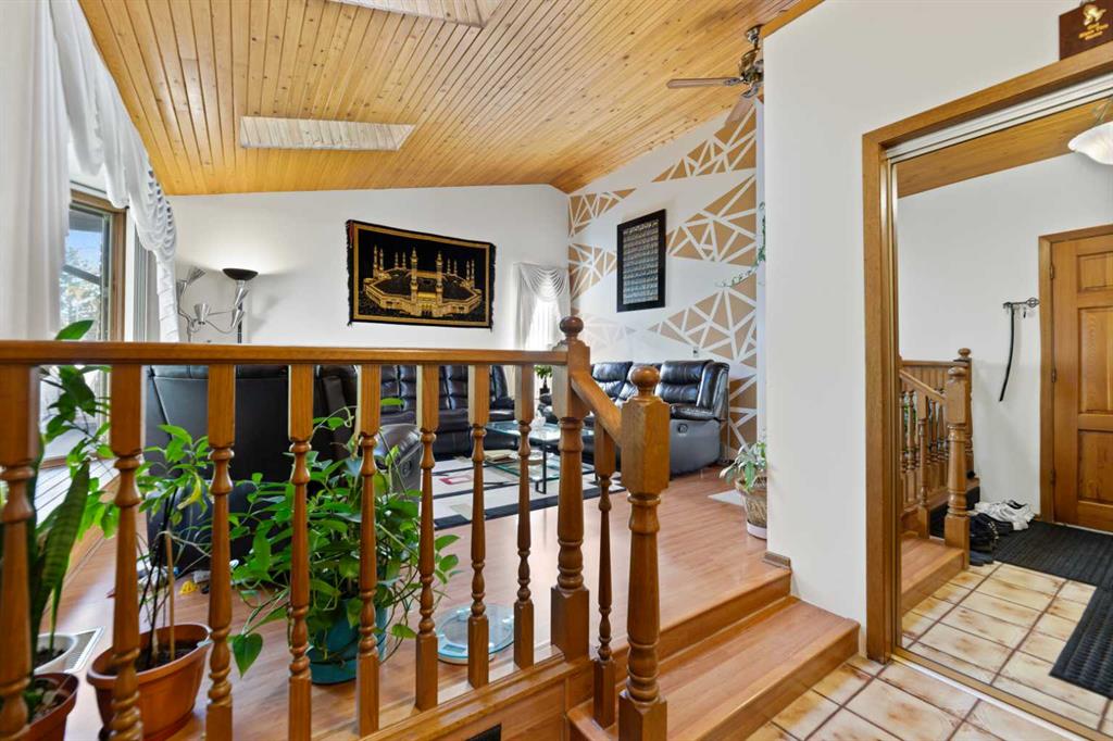 Picture for 48 Castleglen Court NE