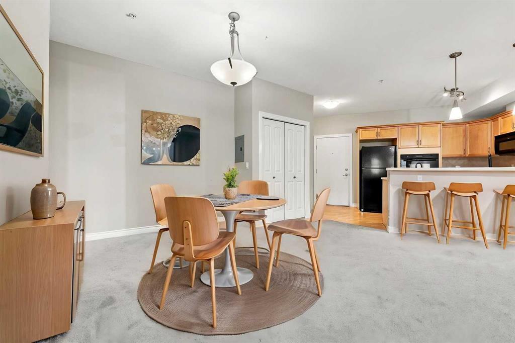 Picture for 317, 60 Royal Oak Plaza NW