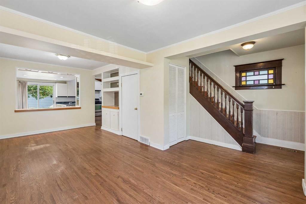 Picture for 420 12 Avenue NW