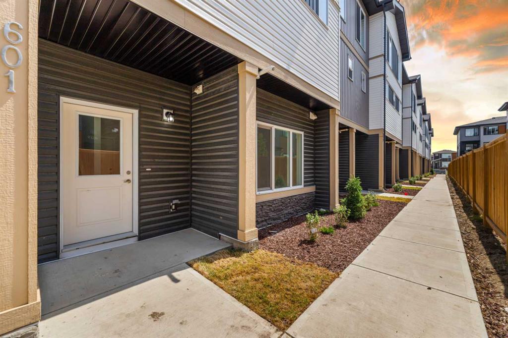 Picture for 602, 90 Corner Meadows Manor NE