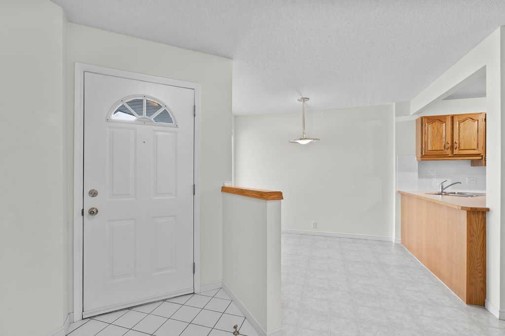 Picture for 31 Silvergrove Close NW