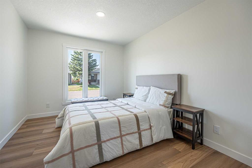 Picture for 20 Castlegrove Way NE