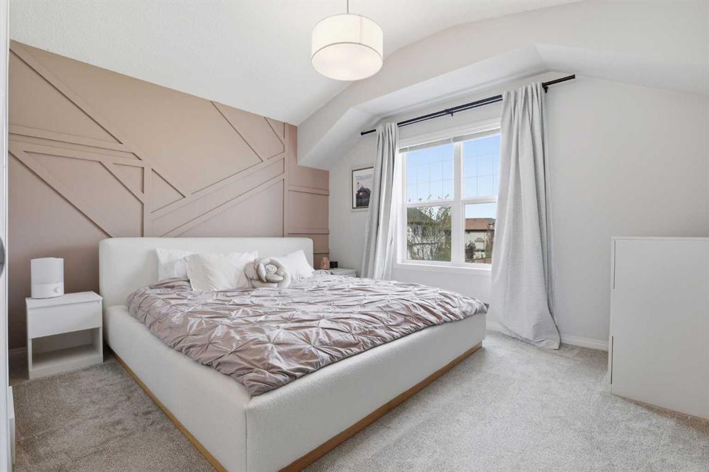 Picture for 632 Mahogany Boulevard SE