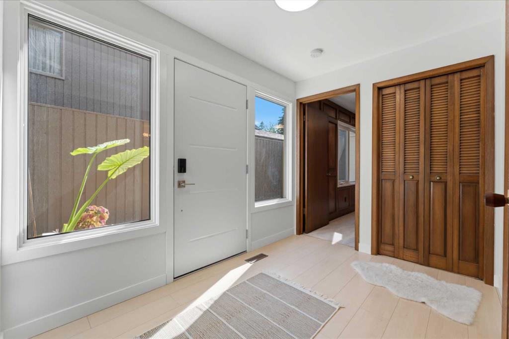 Picture for 821, 860 Midridge Drive SE