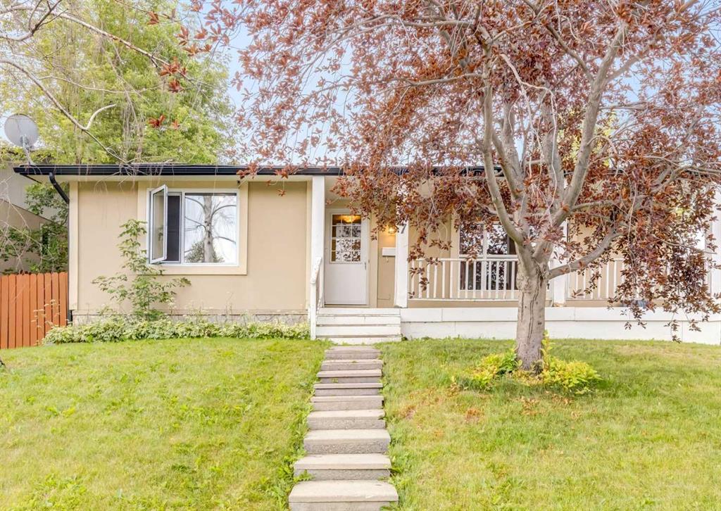 Picture for 7 Lake Sylvan Close SE