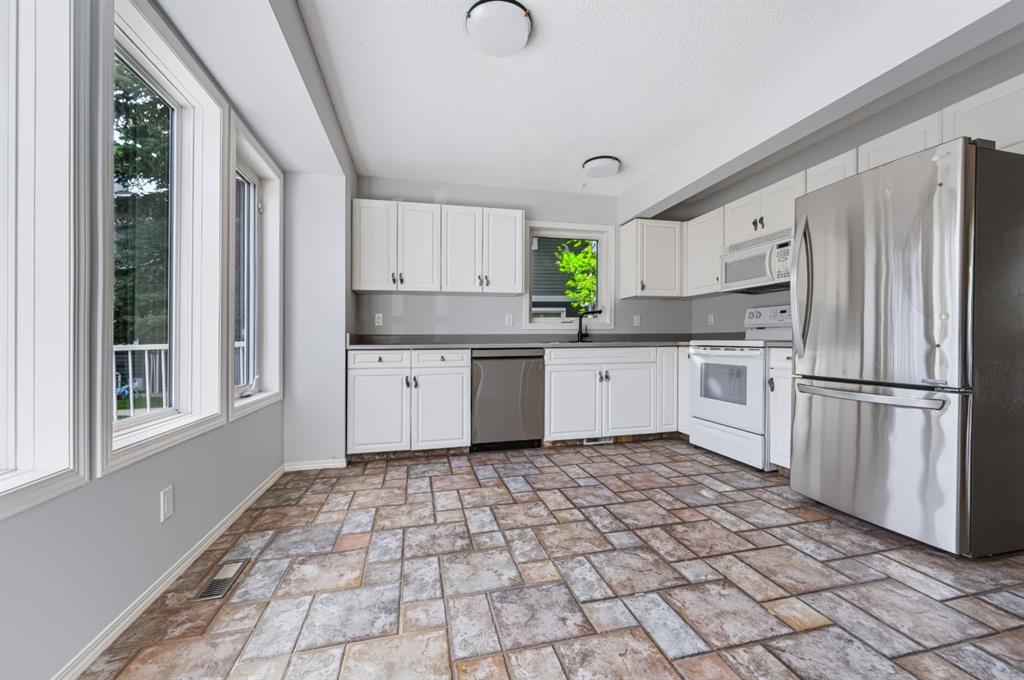 Picture for 155 Regal Park NE