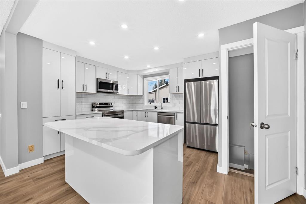 Picture for 208 Penbrooke Way SE
