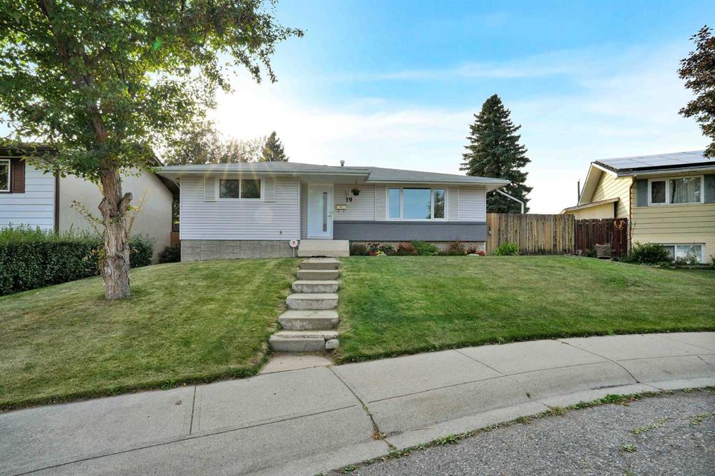 Picture for 19 Maryvale Crescent NE