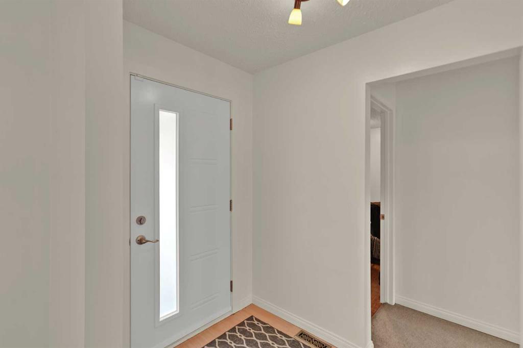 Picture for 19 Maryvale Crescent NE