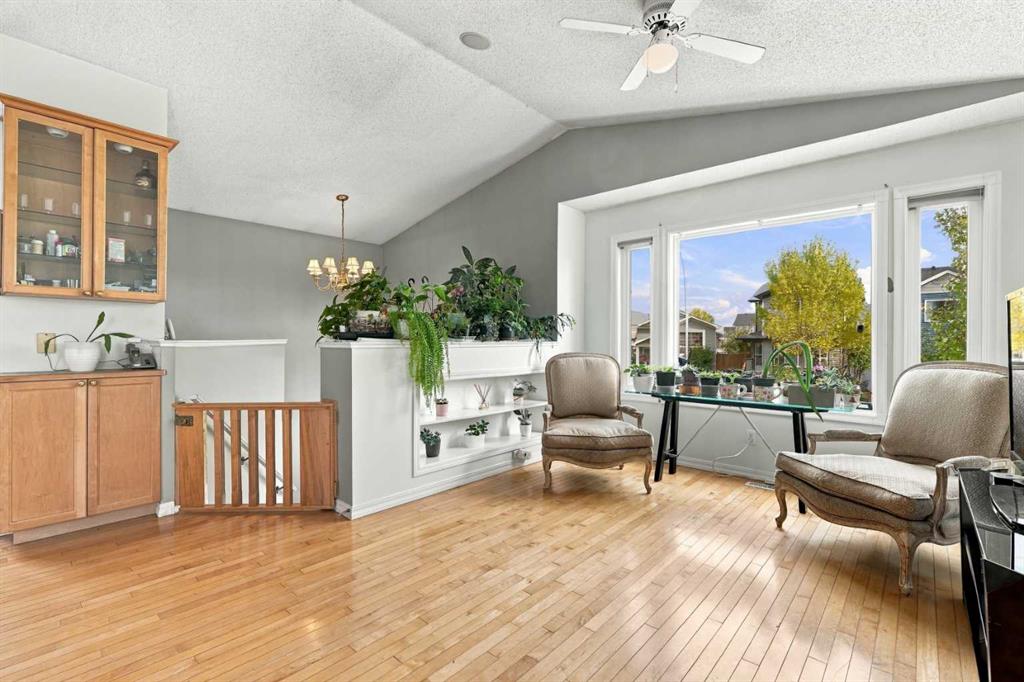 Picture for 67 Martin Crossing Close NE