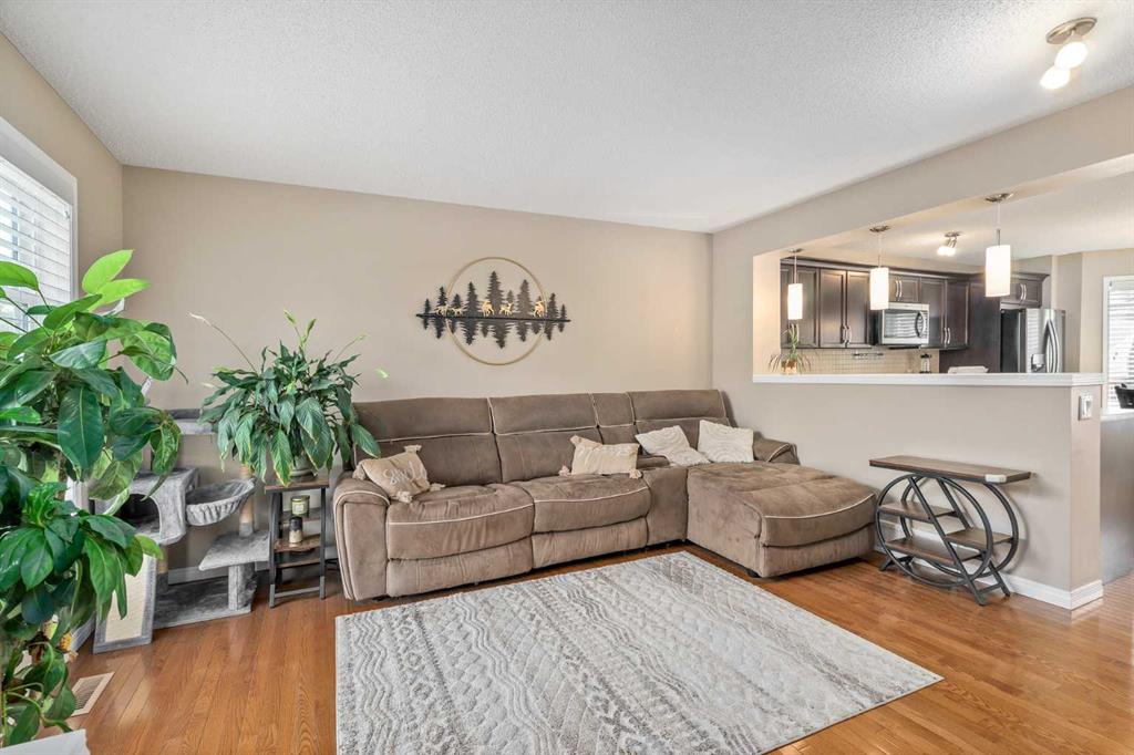 Picture for 240 Elgin Meadows Gardens SE