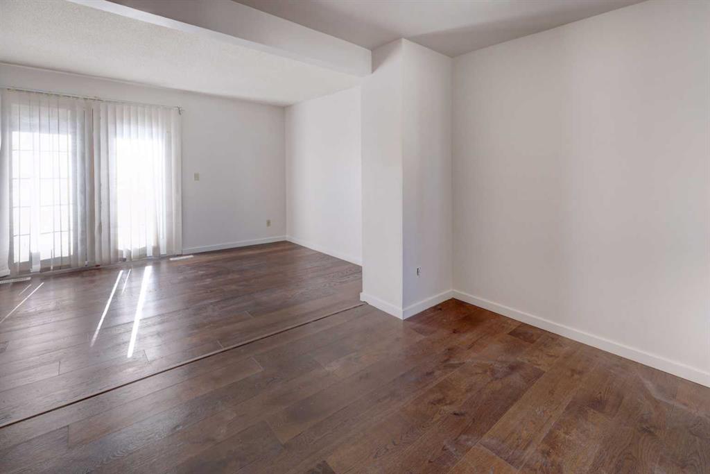 Picture for 33, 64 Whitnel Court NE