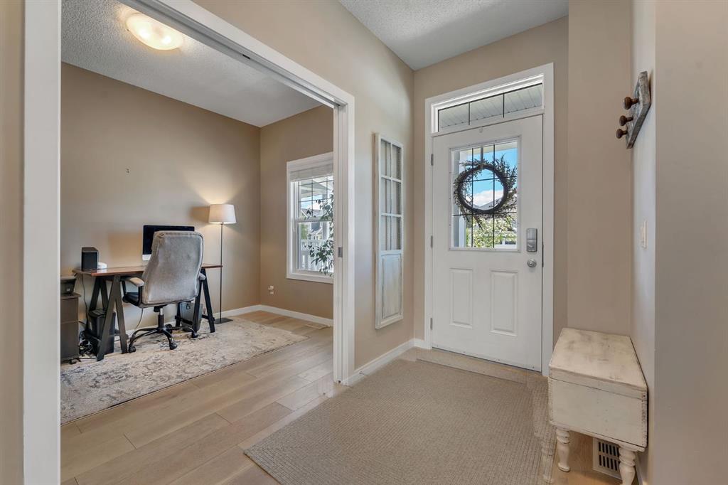 Picture for 27 River Heights Crescent 