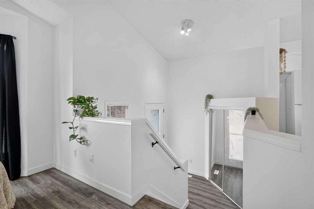 Picture for 113 Mt Lorette Place SE