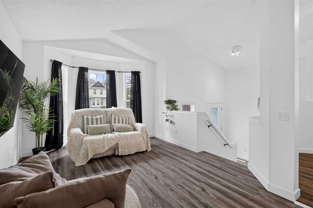 Picture for 113 Mt Lorette Place SE