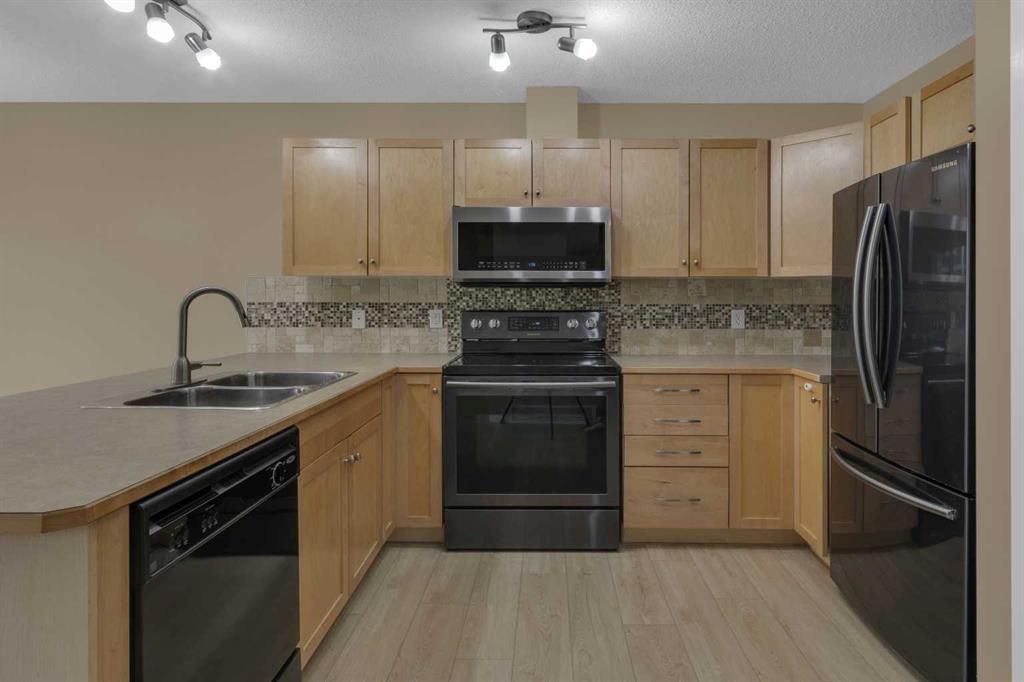 Picture for 702, 800 Yankee Valley Boulevard SE