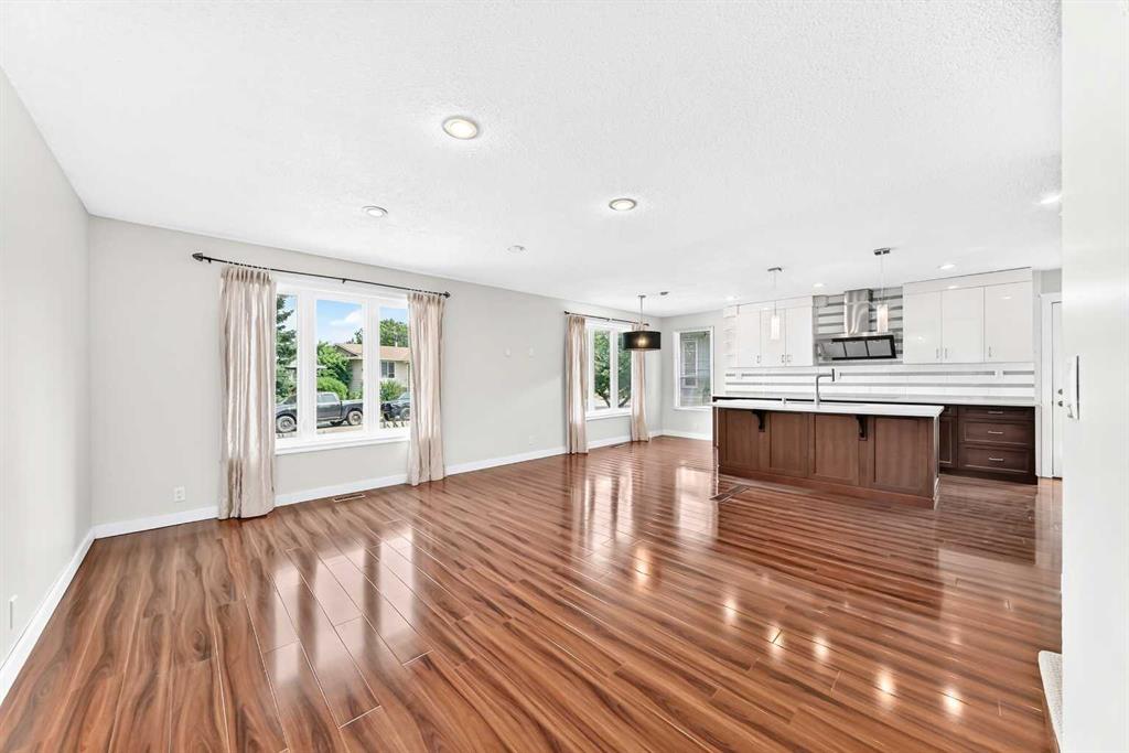 Picture for 136 Midlawn Close SE