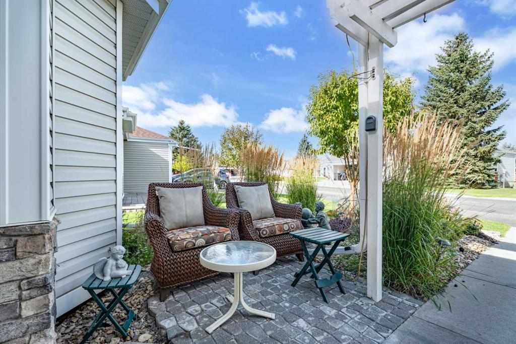 Picture for 319 De Foras Close NW