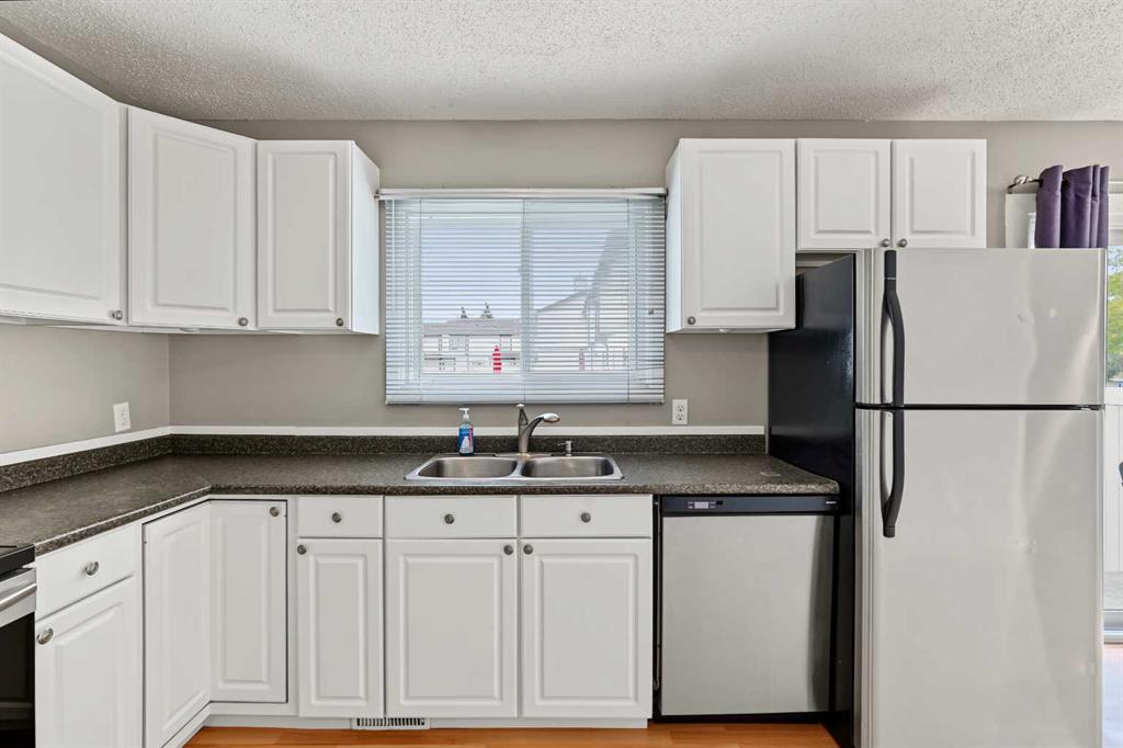 Picture for 1215 137 Avenue SE