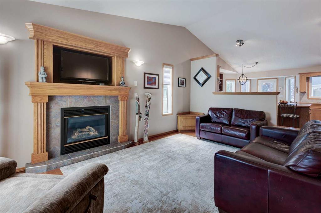 Picture for 3 Strathmore Lakes Bay 