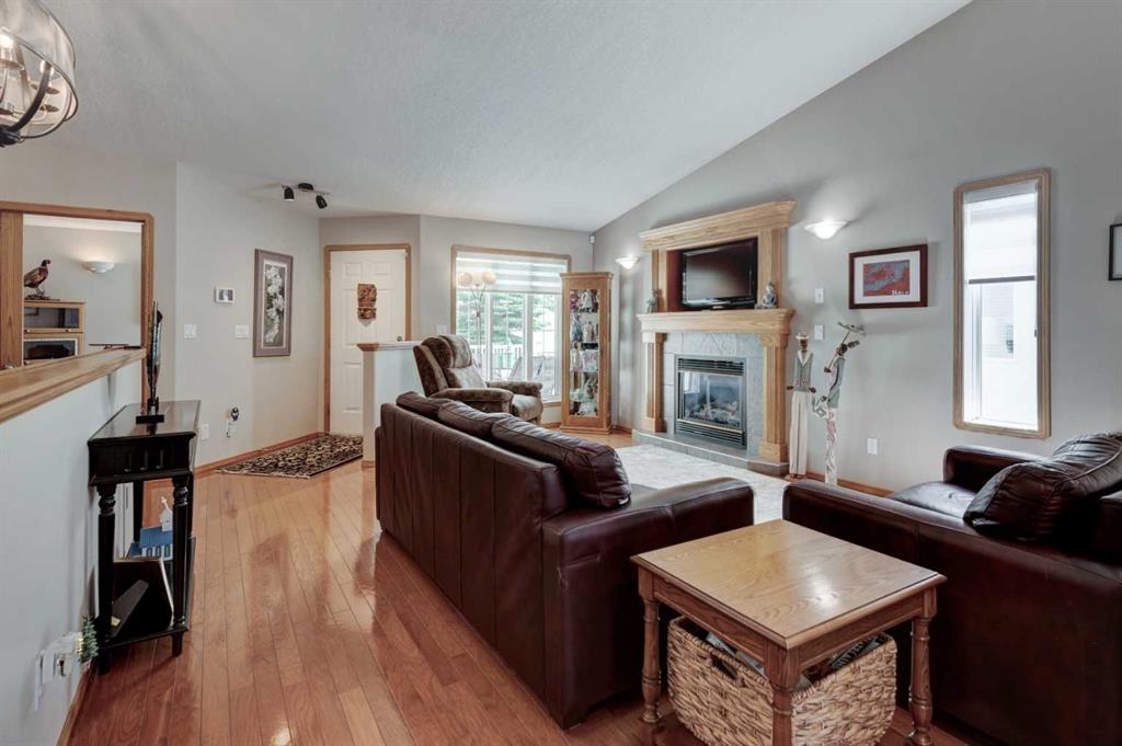Picture for 3 Strathmore Lakes Bay 