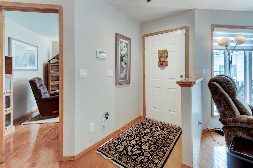 Picture for 3 Strathmore Lakes Bay 