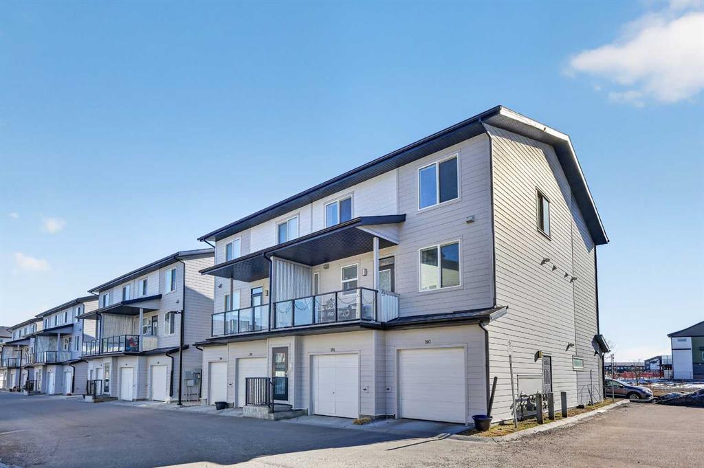 Picture for 203, 445 Redstone Walk NE
